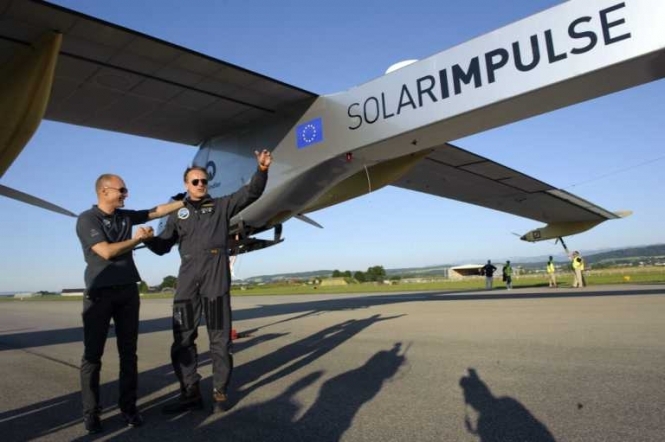 Перший літак на сонячних батареях перетне континенти