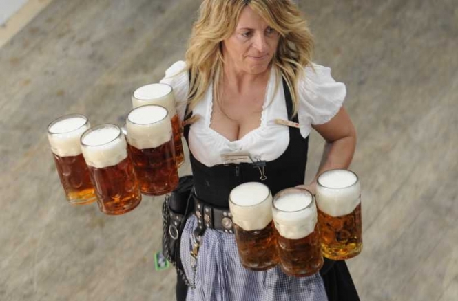 Пандемія знову обвалила продажі пива в Німеччині 