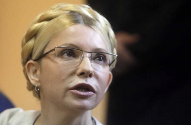 Тимошенко закликала не тиснути руку Януковичу на VIP-трибуні