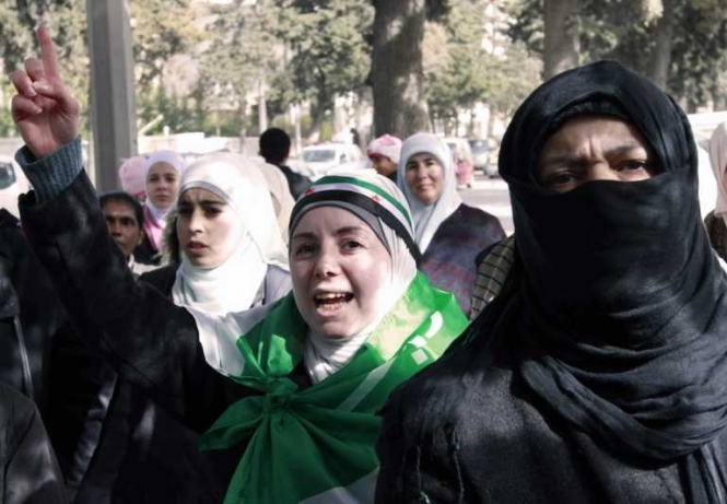 Жінки в Тунісі вийшли на вулиці вимагати рівності з чоловіками