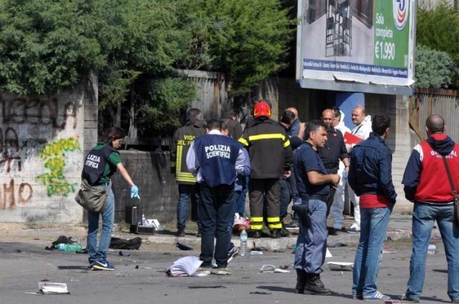 На півдні Італії пролунали вибухи: є жертви (фото)