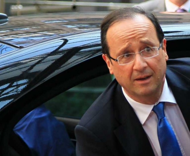 Довіра французів до нового президента серйозно похитнулась