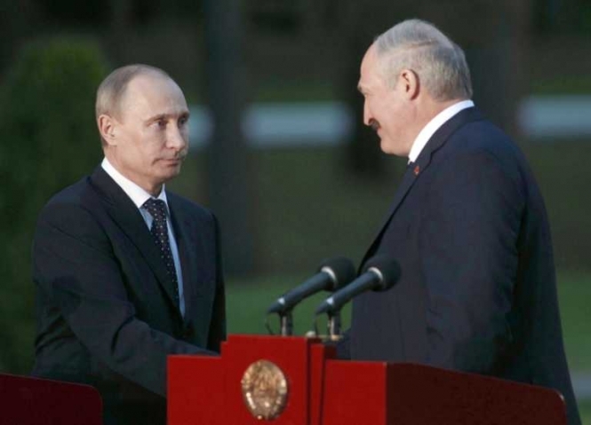 Лукашенко чинитиме опір єдиному рублю до останнього