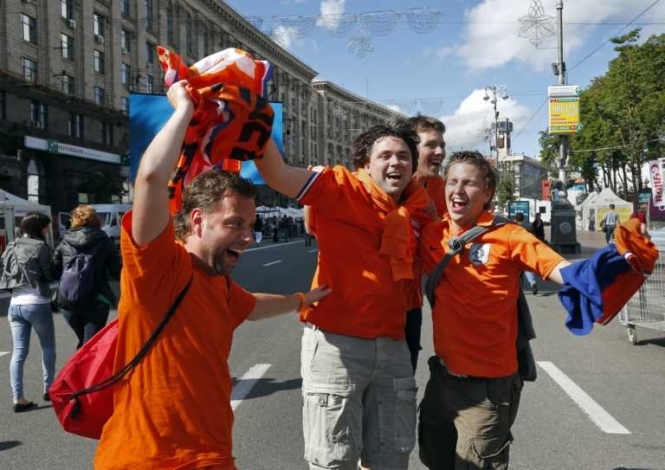 Голландці в Харкові пригощали журналістку пивом та кликали заміж