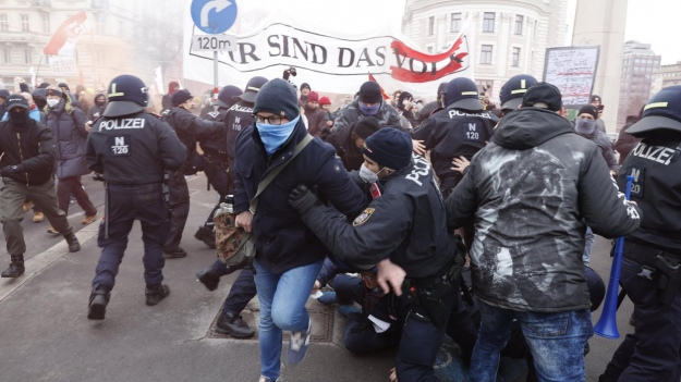 Понад 40 тисяч людей протестували у Відні проти локдауну