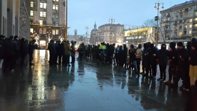 Протестовать под Киевсовет пришли 