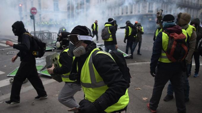 Мэрия Парижа оценивает убытки от протестов в 3-4 млн евро