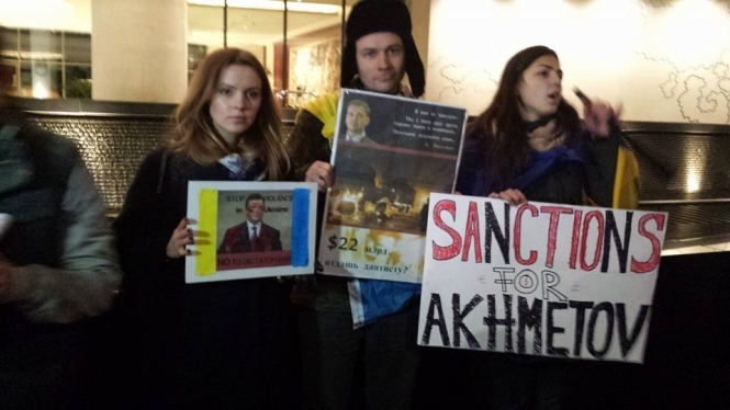 Українці в Лондоні знову напрошувались в гості до Ахметова, - фото, відео