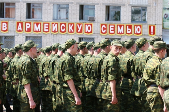 На службу в російську армію планують призвати тисячу кримчан