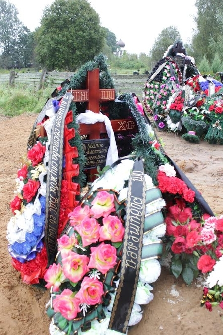 В сети появились фото с места похорон псковских десантников 