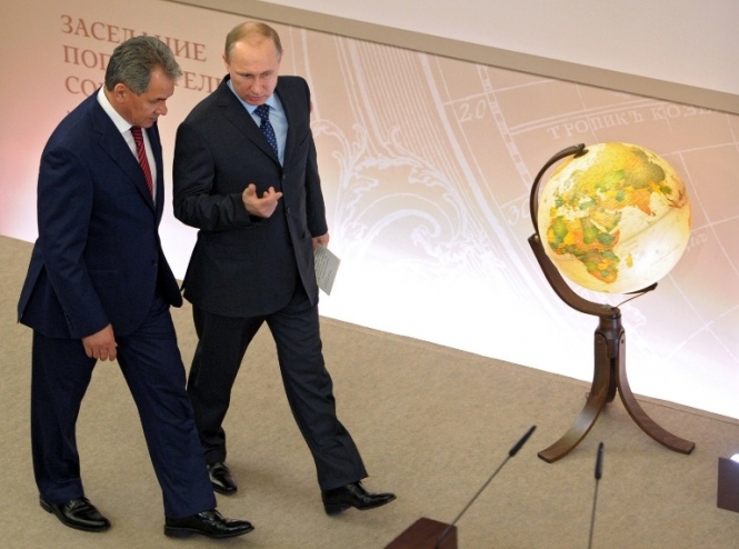 Путин ведет в Украине гибридную войну