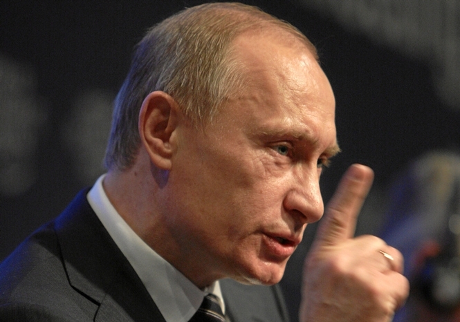Путін підвищив зарплати своїй адміністрації на 121%