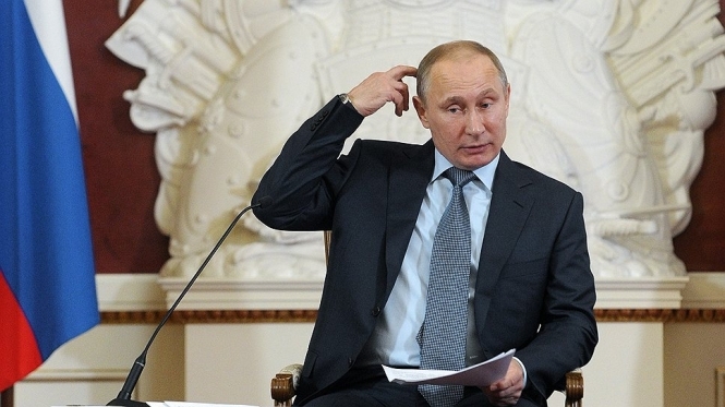 Рейтинг Путина в России начал падать 