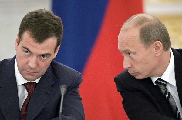 Под санкции попадут украинские товары и сотни украинцев, - Медведев