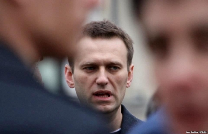 Российского оппозиционера Навального оставили за решеткой