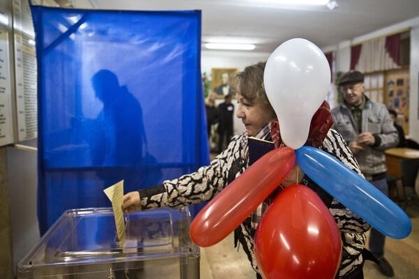 За три часа после начала незаконного референдума в Севастополе уже отчитываются о высокой явке