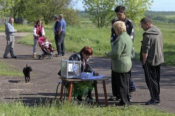 Депутаты Днепропетровского облсовета требуют принятия закона о местных референдумах