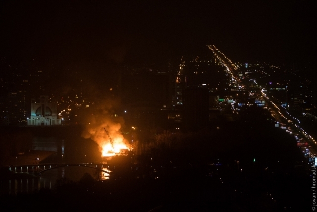 В Киеве сгорел второй ресторан на Днепре за две недели