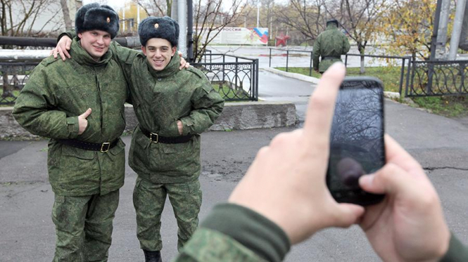 У Росії заборонили військовослужбовцям виставляти фото в соцмережах
