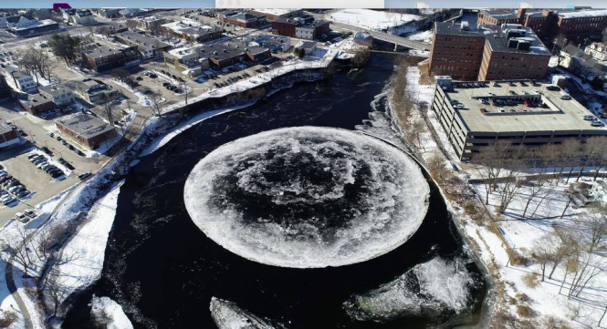 На річці у штаті Мен утворився крижаний диск діаметром майже 100 метрів