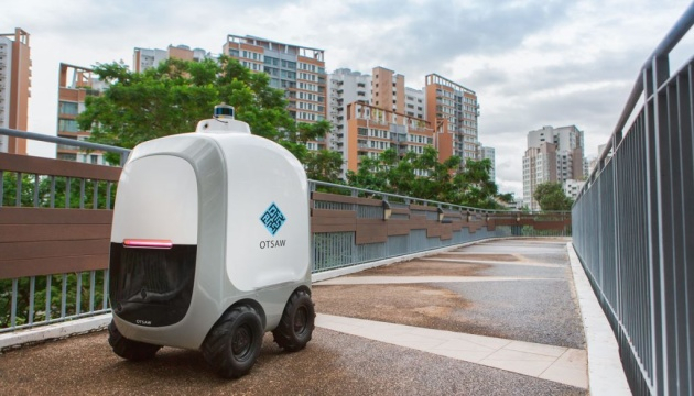 В Сингапуре разработали роботов-курьеров, доставляющих еду во время локдауна