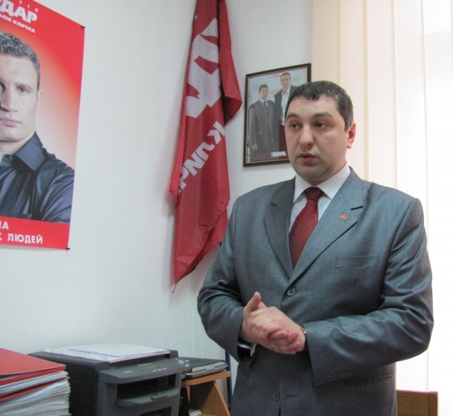 Турчинов назначил еще одного ударовца председателем Черновицкой ОГА 