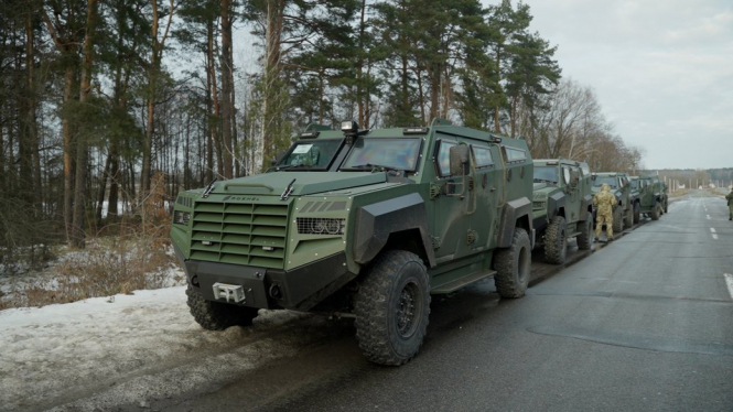 Канадський виробник бронемашин Roshel планує розгорнути виробництво бронетехніки на території України
