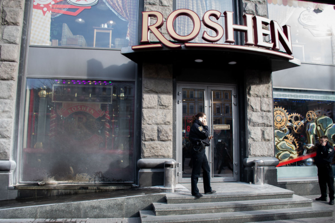 Підпал магазину Roshen: поліція затримала ще одного підозрюваного
