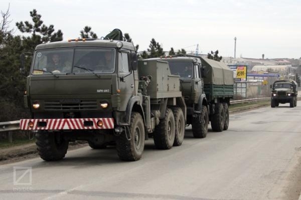 В столицу Крыма въехало 70 российских автомобилей с военными на борту