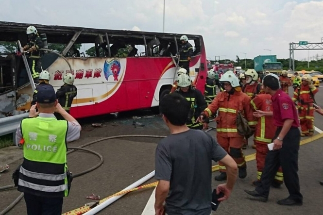 На Тайване в результате аварии погибли 26 туристов