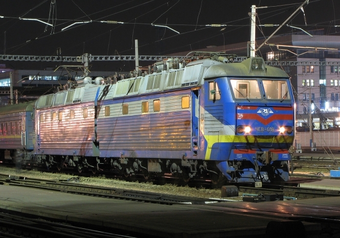 Лже-самооборона Крыма задерживает поезда, направляющиеся на полуостров

