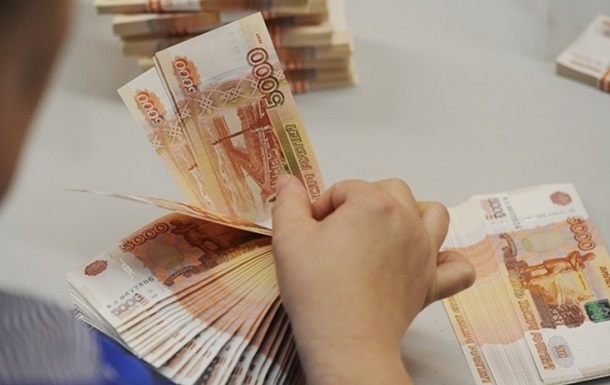 російський рубль увійшов у трійку валют з найгіршими показниками серед ринків – Bloomberg