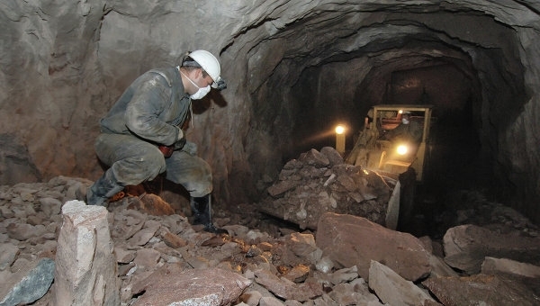 На поверхность подняли 314 горняков шахты имени Засядько, которые оказались заблокированными под землей