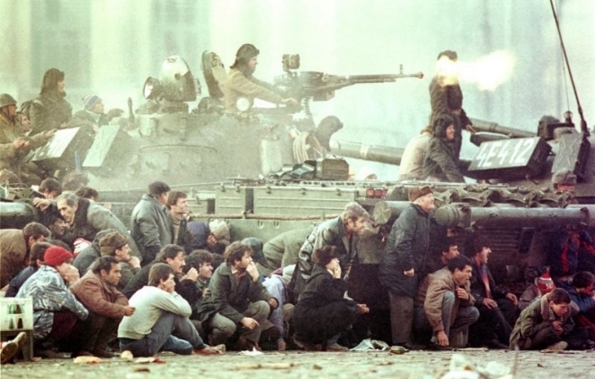 У Румунії відновлять слідство щодо вбивства учасників антикомуністичних протестів у 1990 році