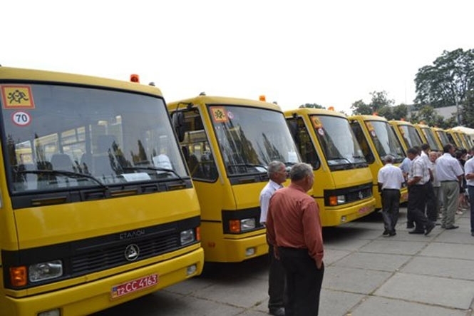 Міносвіти закупить 900 шкільних автобусів