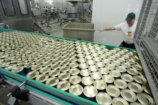 Пограничники купили консервов и рыбы на 10 миллионов у крымского завода