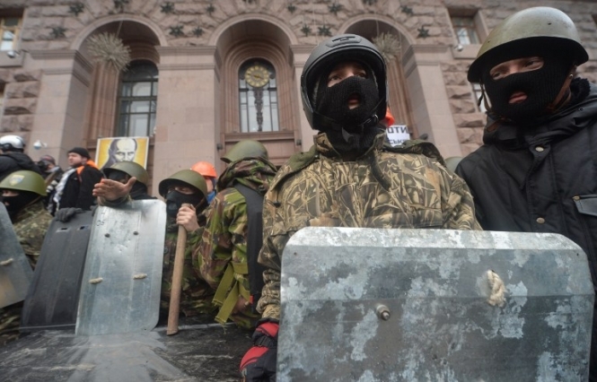 Сотни будут держать ночную стражу у КГГА. Уйдут, когда собственными глазами увидят политзаключенных на Майдане