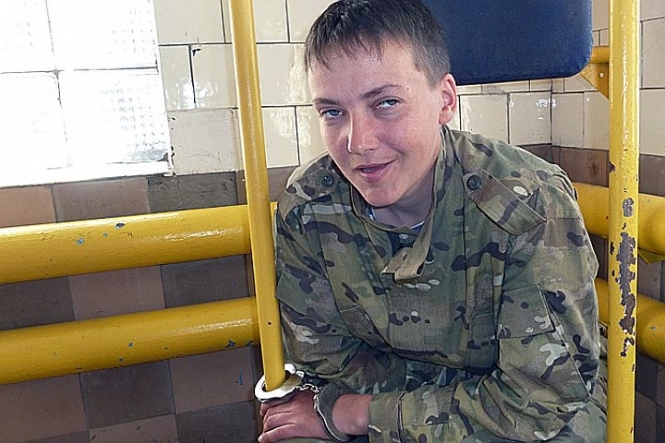 Террористы ЛНР допросили офицера украинской армии Надежду Савченко, - видео