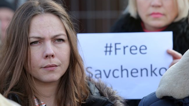 Сестре Савченко запретили въезд в Россию