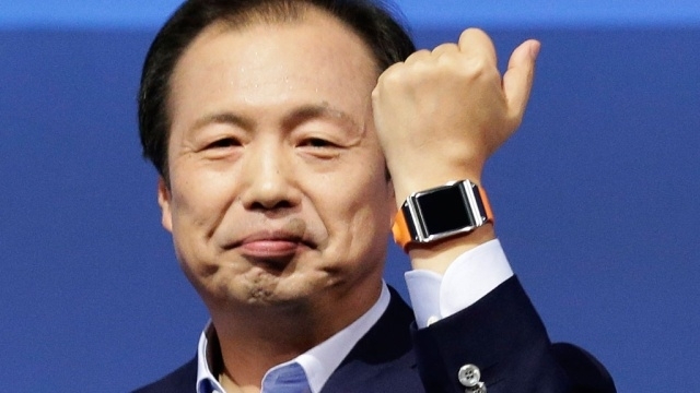 Samsung представив свій "розумний годинник" (відео) 