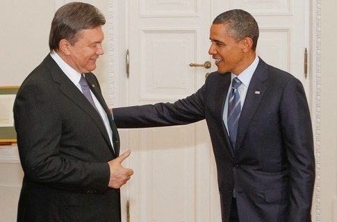 Обама следит за Януковичем 