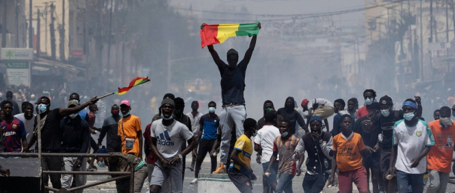 Сенегал: влада заборонила протести і вимкнула Інтернет
