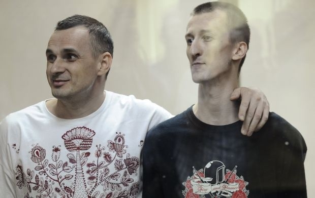 Великобритания требует от России освободить украинцев Сенцова и Кольченко