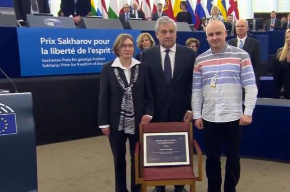 Сестра Олега Сенцова отримала за нього премію Сахарова в Європарламенті

