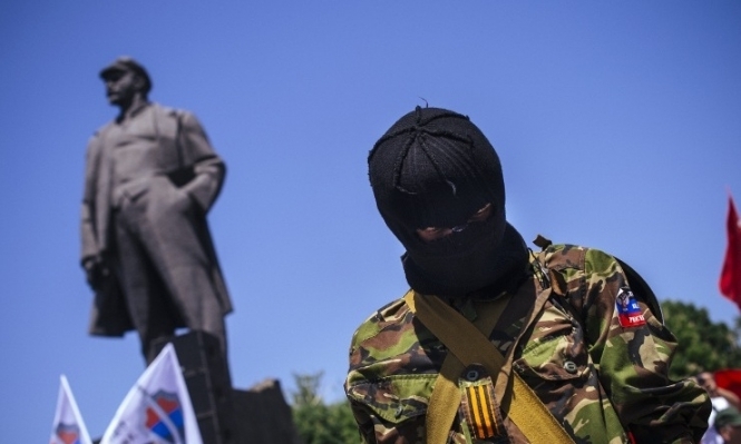 Террористы с гранатометами окружили Донецкую ОГА