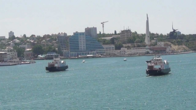 Партизани зафіксували прибуття до Севастополя великого десантного корабля росіян