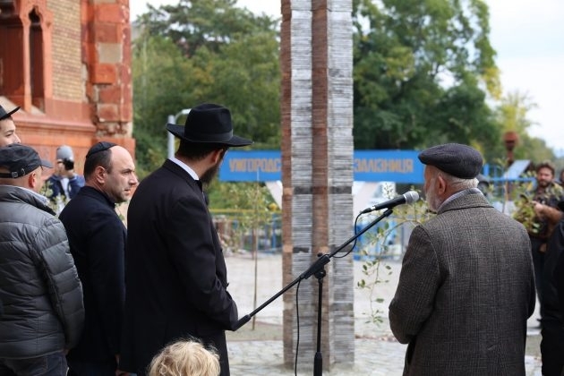 У Польщі двох істориків Голокосту зобов'язали вибачитися за уривок із книжки