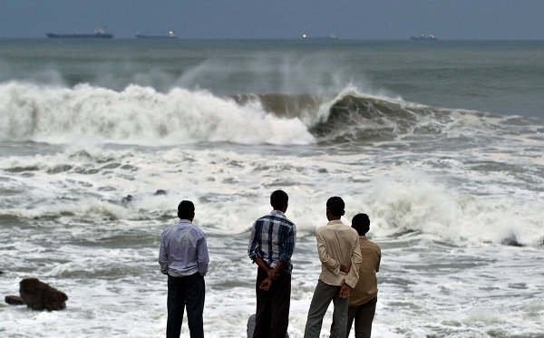 В Індії врятували рибалок, які вважалися зниклими безвісти через ураган
