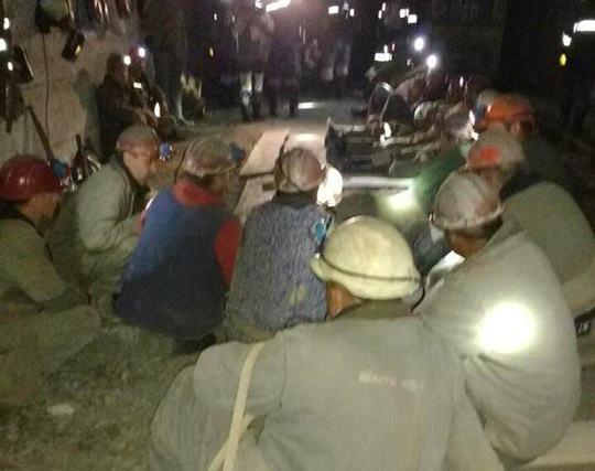 В Нововолынске шахтеры третьи сутки бастуют под землей