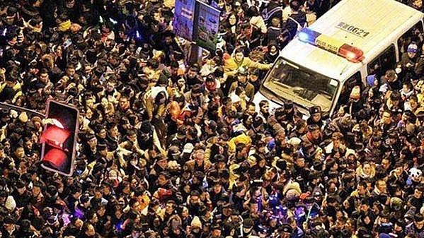 Новый год в Шанхае: 36 человек погибли во время массовых празднований, - видео